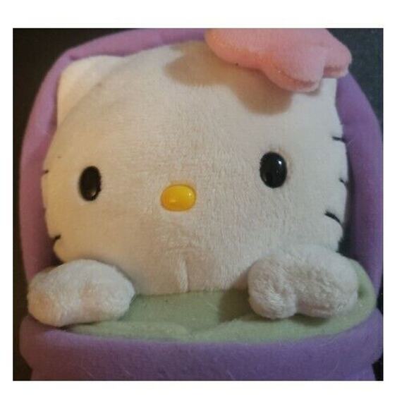Hello Kitty in a ester basket plush - Picture 2 of 4